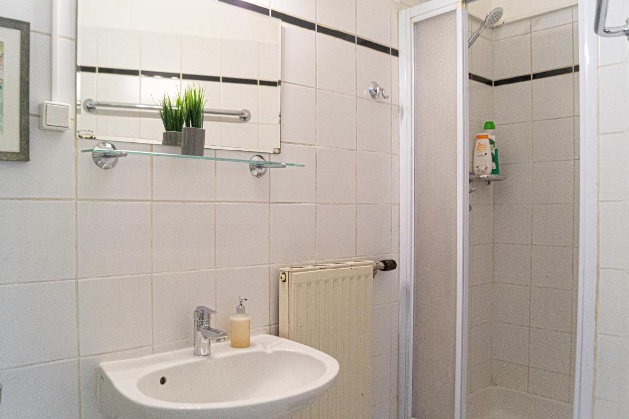 Comfy 2Br- Apartment Near Wiener Stadthalle Exterior photo